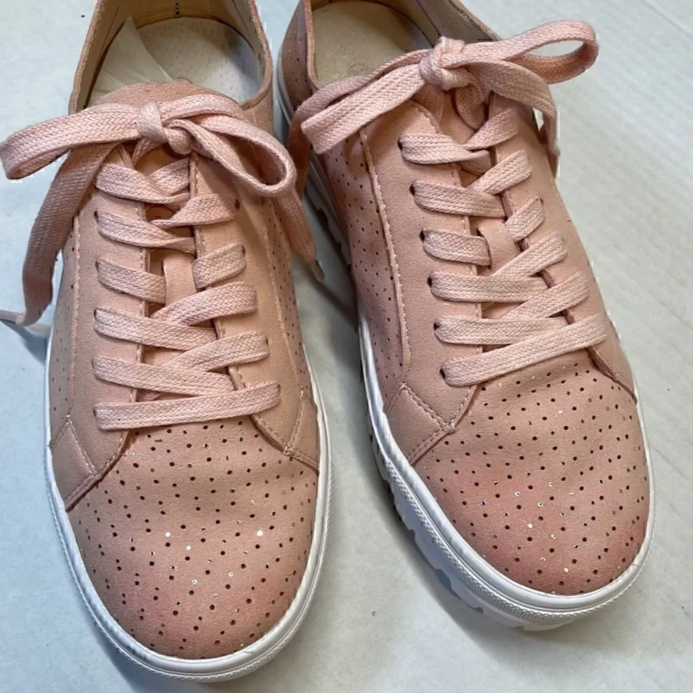 Patrizia by Spring step women’s casual ties shoe. Pastel pink. Size 6
